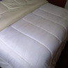 Acolchado crema y blanco